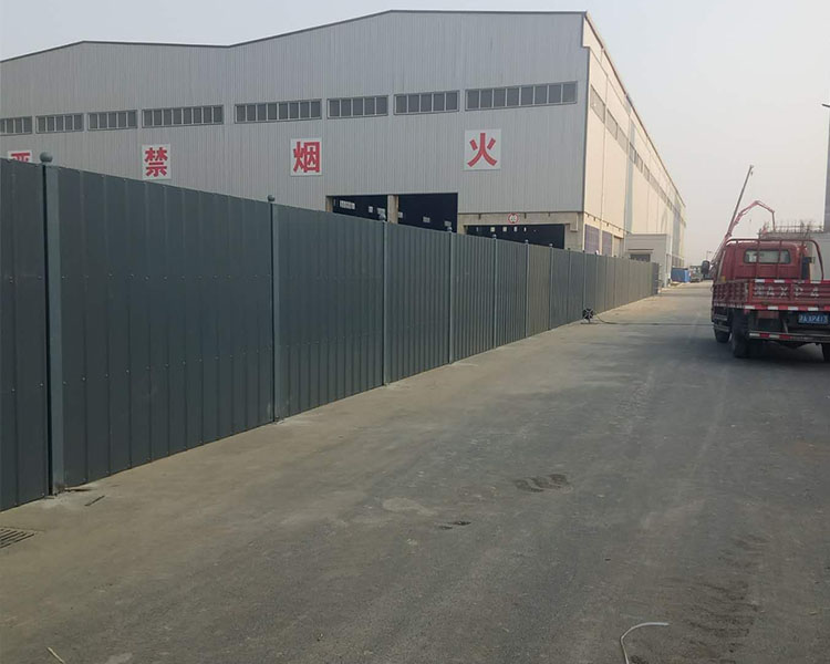 工程围挡板的防护功能与设计要点